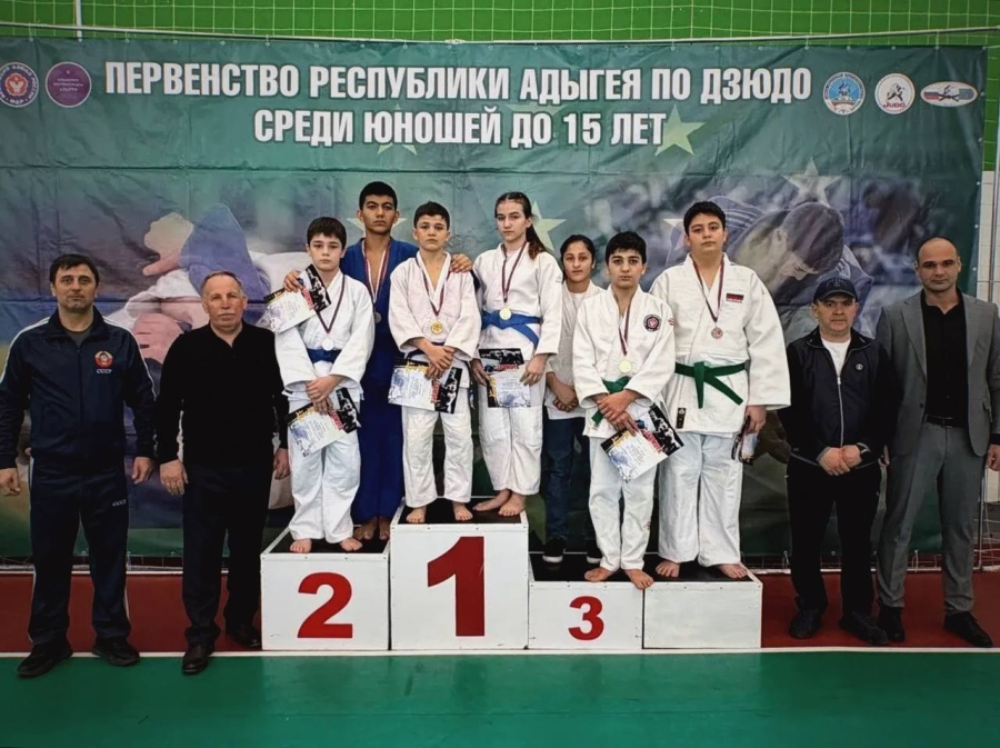 Спортсмены из Адыгейска успешно выступили на первенстве Адыгеи по дзюдо среди юношей и девушек